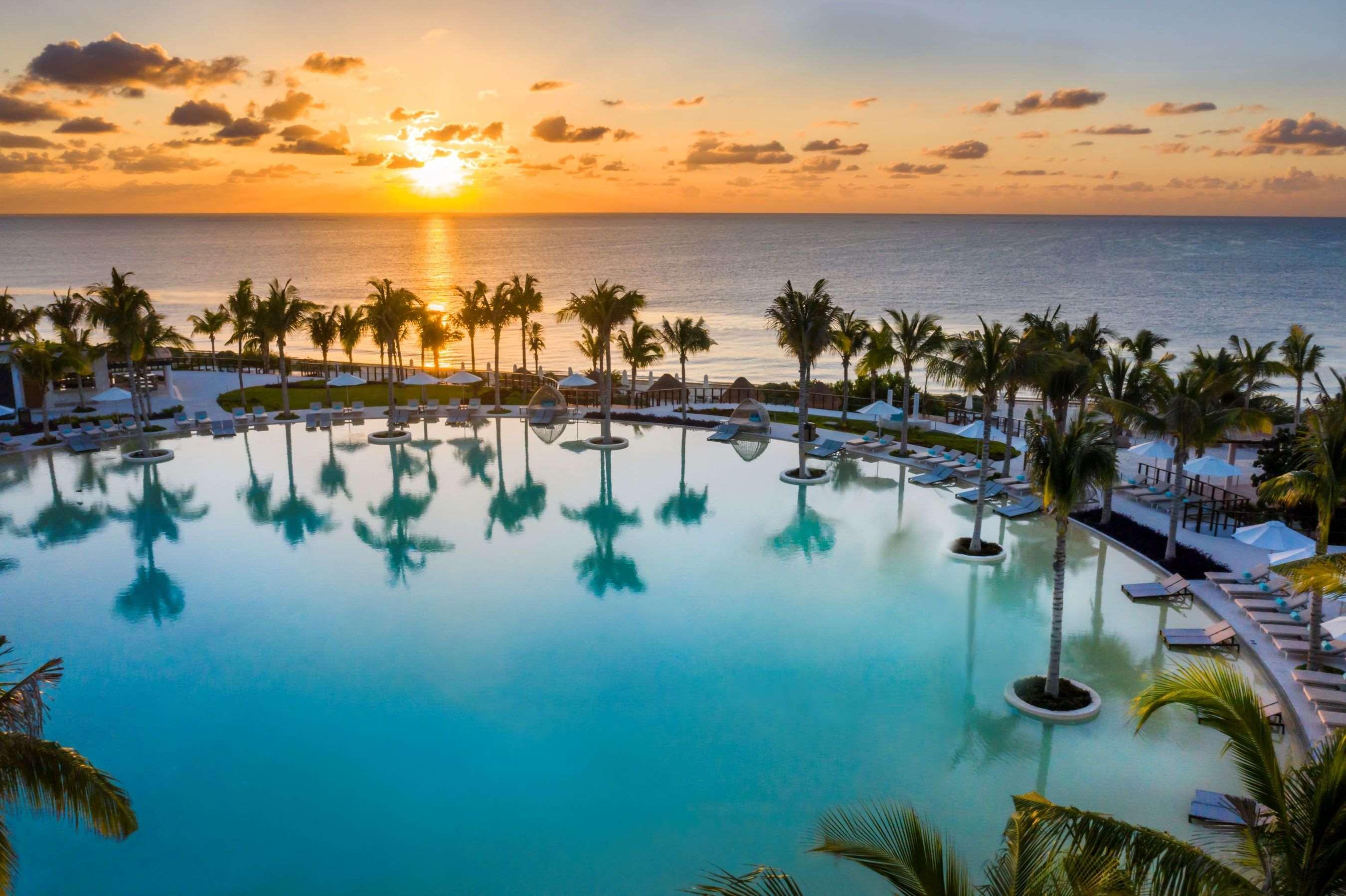 Haven Riviera Cancun (Adults Only) Alfredo V. Bonfil Екстер'єр фото Sunset at the Hard Rock Hotel in Cancun