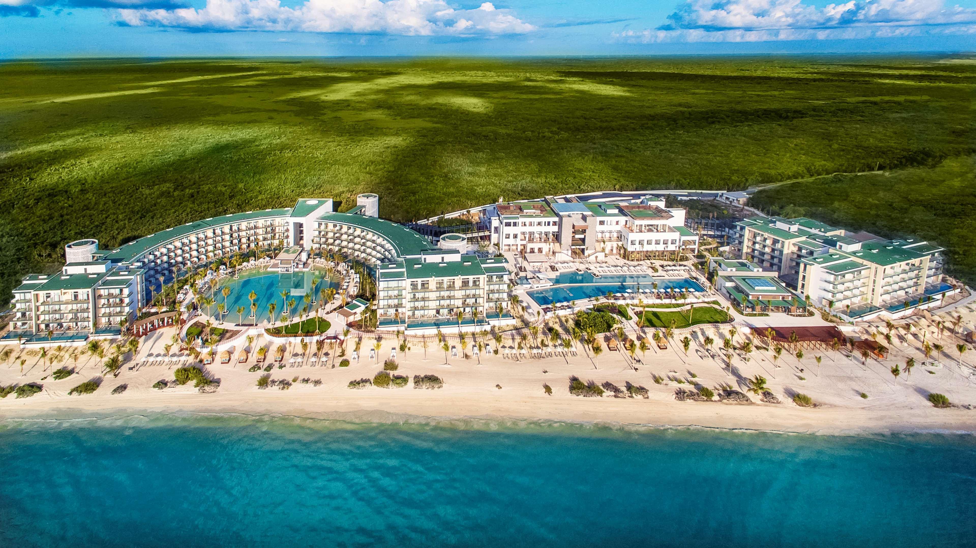 Haven Riviera Cancun (Adults Only) Alfredo V. Bonfil Екстер'єр фото Aerial view of the resort