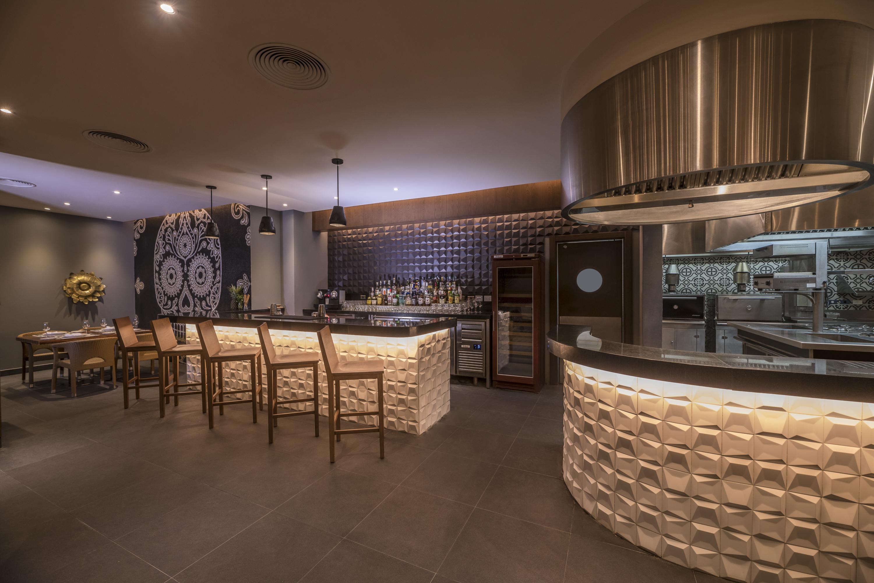 Haven Riviera Cancun (Adults Only) Alfredo V. Bonfil Екстер'єр фото The bar at the restaurant