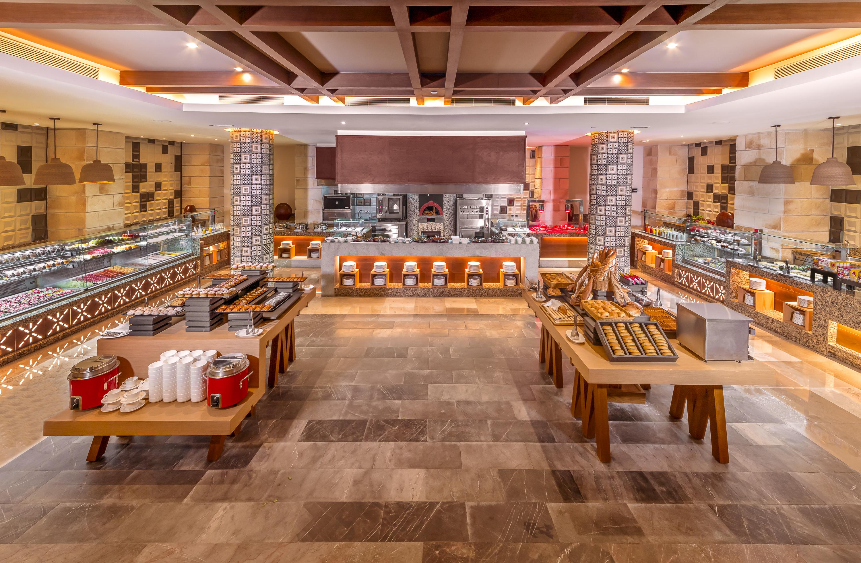 Haven Riviera Cancun (Adults Only) Alfredo V. Bonfil Екстер'єр фото The buffet at the hotel