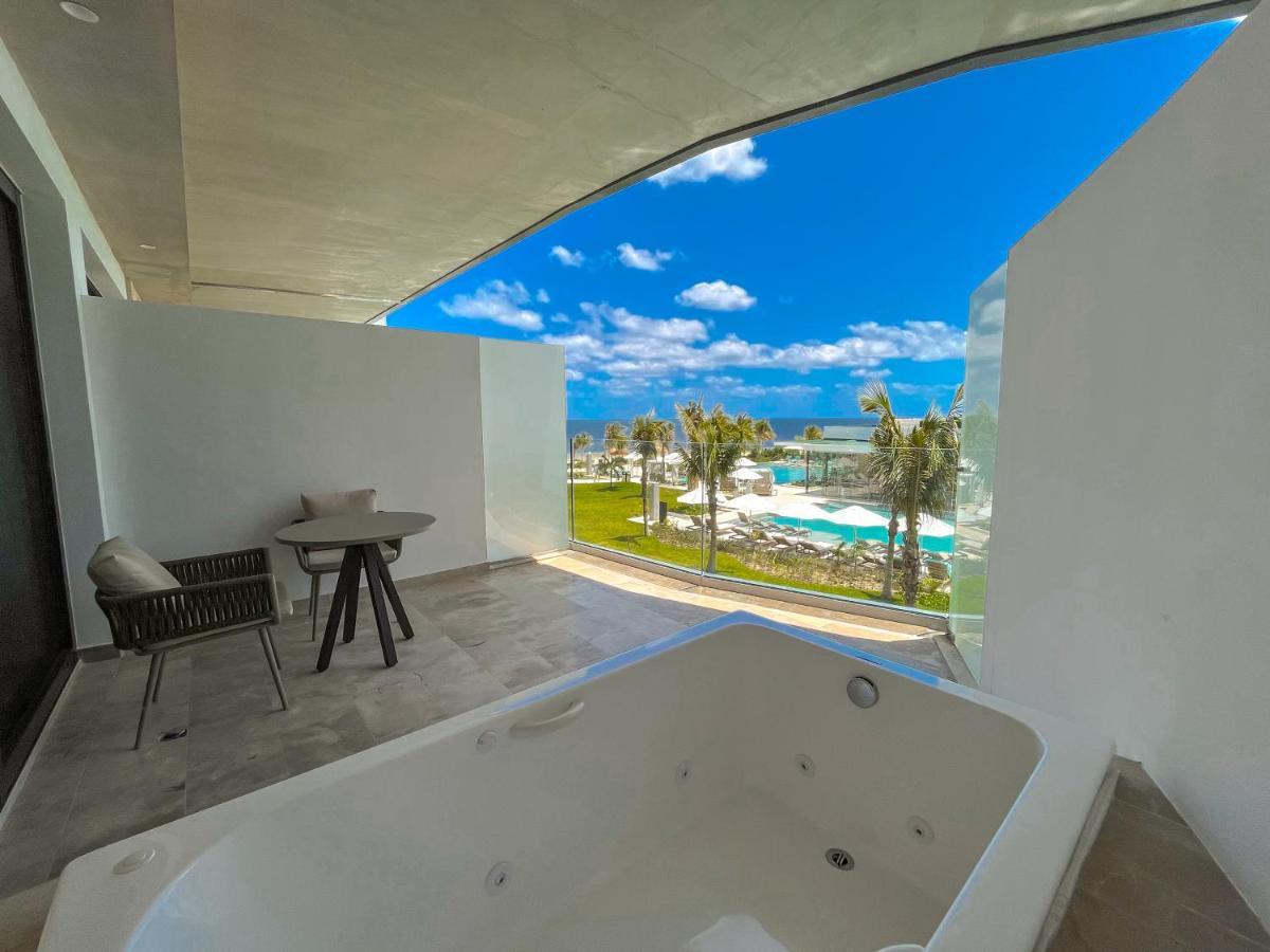 Haven Riviera Cancun (Adults Only) Alfredo V. Bonfil Екстер'єр фото Balcony of a suite at the Grand Palladium Costa Mujeres Resort & Spa