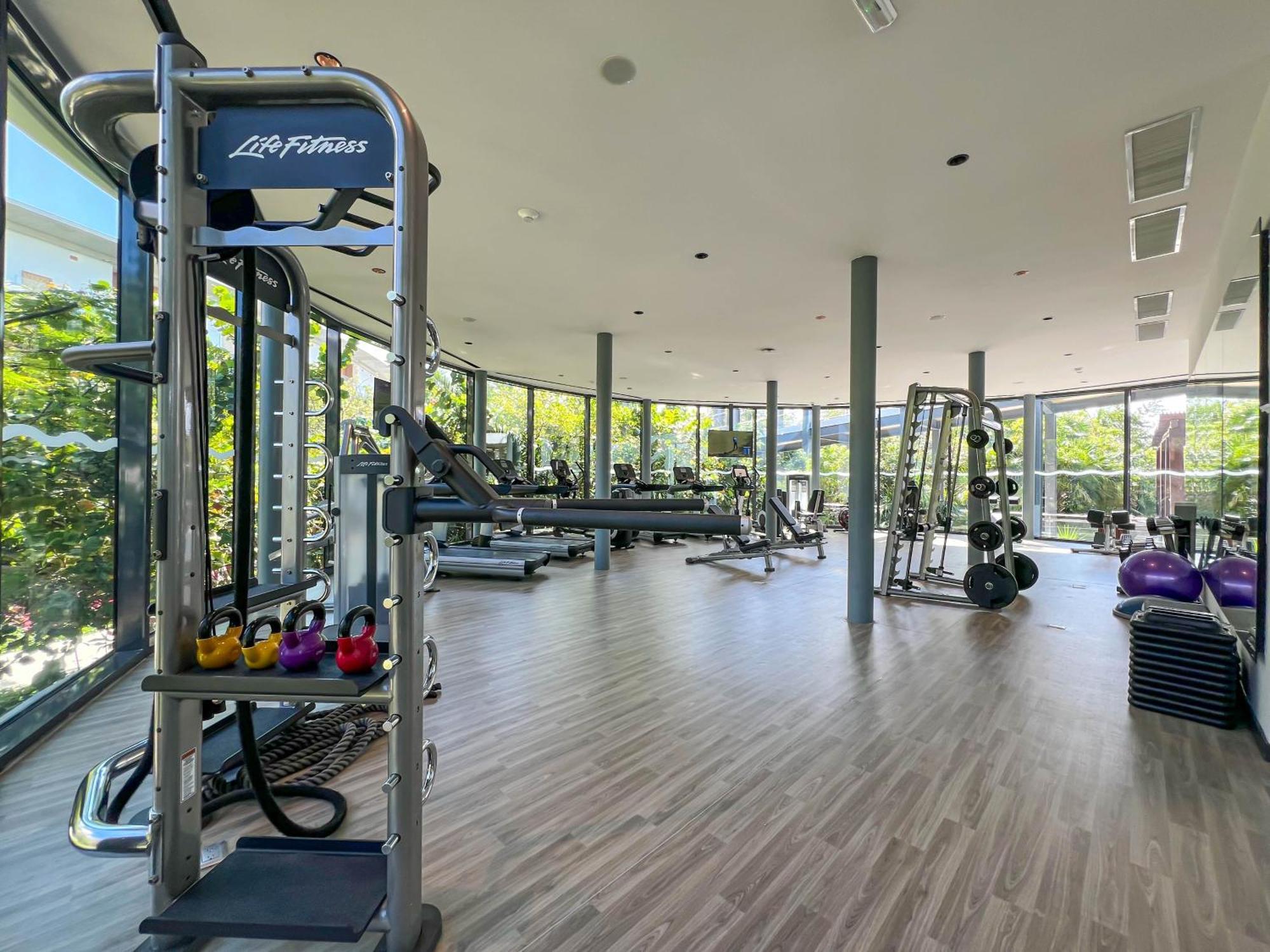 Haven Riviera Cancun (Adults Only) Alfredo V. Bonfil Екстер'єр фото Life Fitness gym at the 10th floor of the hotel