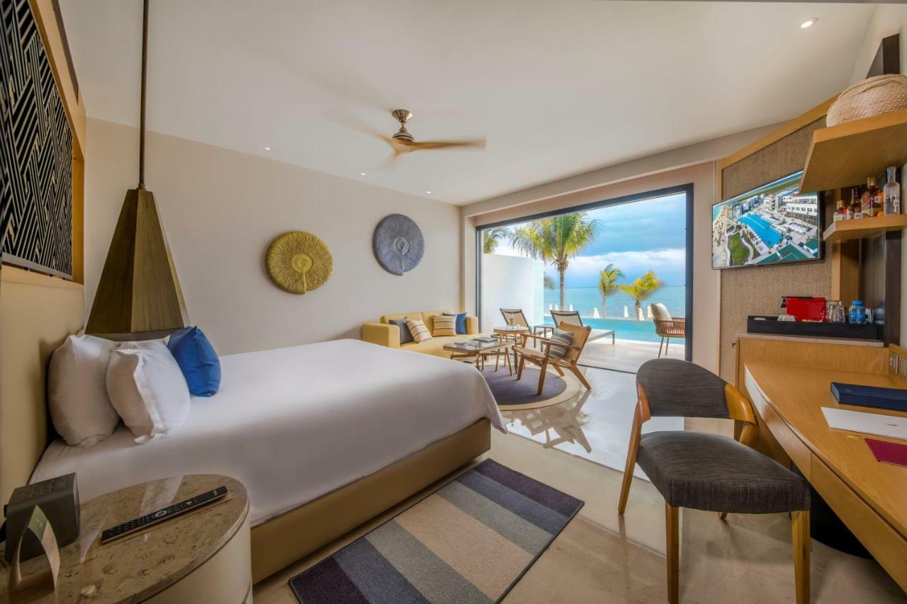 Haven Riviera Cancun (Adults Only) Alfredo V. Bonfil Екстер'єр фото A room at the hotel